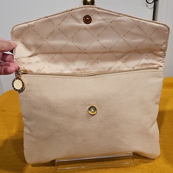 Bulgari Parfums For Emirates Zippered Clutch with Charm Emirates Like New - Picture 3 of 13